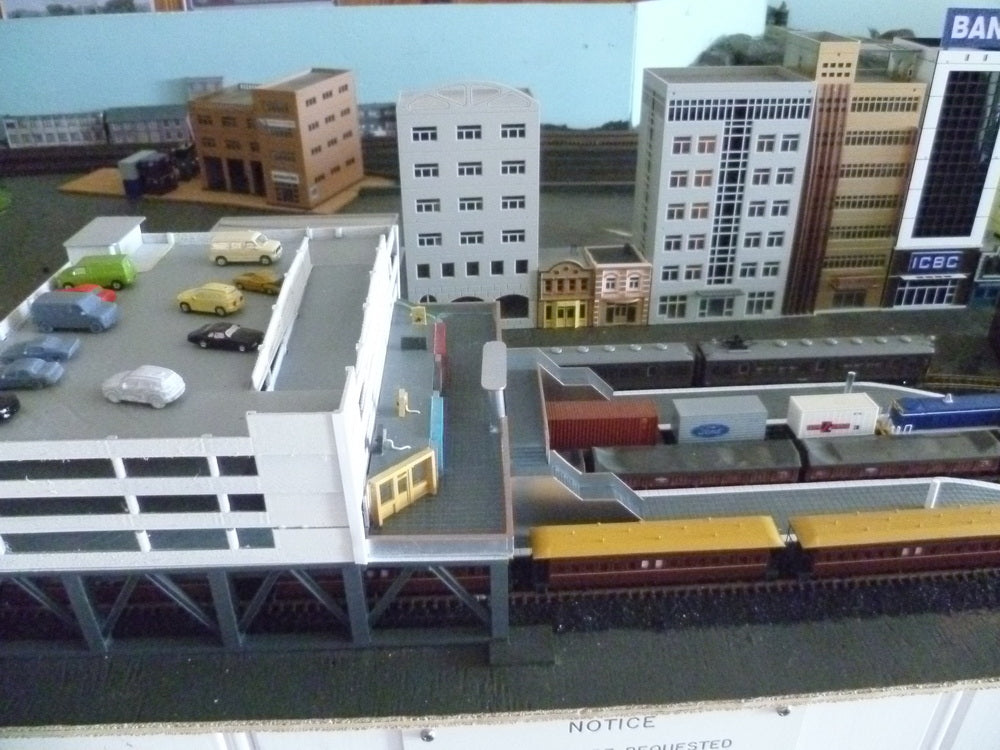 Outland Models Miniatur-Parkplatz (Linie) Im Maßstab 1:87 HO – 3D-gedruckt, Montage Möglicherweise Nötig
