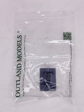 Laden Sie das Bild in den Galerie-Viewer, Outland Models Garage Accessories Set 1:87 HO Scale