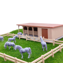 将图片加载到图库查看器,Small Country Stable w Horses and Grass 1:64 S Scale
