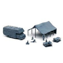 Laden Sie das Bild in den Galerie-Viewer, RV Park Camsite Set with People 1:87 HO Scale