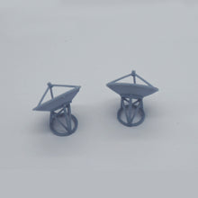 Laden Sie das Bild in den Galerie-Viewer, Outland Models Model Railroad Scenery Parabolic Antenna x2 Scale Z 1:220