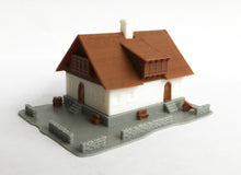 画像をギャラリービューアに読み込む, Alpine Mountain Style Farm House Z Scale 1:220 Outland Models Train Layout