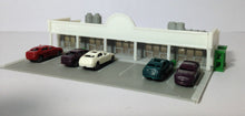 将图片加载到图库查看器,Shopping Centre / Mall w Parking Lot & Cars Z Scale Outland Models Train Railway