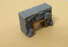 Laden Sie das Bild in den Galerie-Viewer, Ore Mining Accessories: Cart Truck Shanty.. N Scale Outland Models Train Railway