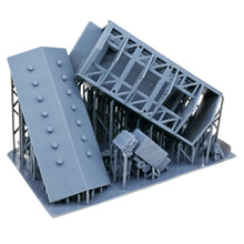 Laden Sie das Bild in den Galerie-Viewer, Warehouse Loading Dock w Accessories 1:220 Z Scale