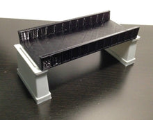 将图片加载到图库查看器,Girder Bridge with Piers Z Scale Outland Models Railroad