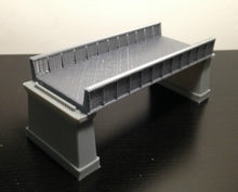 将图片加载到图库查看器,Girder Bridge with Piers Z Scale Outland Models Railroad