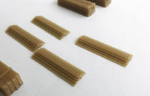 Laden Sie das Bild in den Galerie-Viewer, Lumber Load Set 3 Styles Z Scale 1:220 Outland Models Train Railroad Accessories