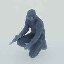 Load image into Gallery viewer, Outland Models Rally Racing Car Maintenance Crew Mechanic Set Scale 1:43