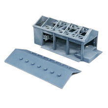 Laden Sie das Bild in den Galerie-Viewer, Warehouse Loading Dock w Accessories 1:220 Z Scale