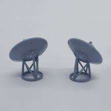 Laden Sie das Bild in den Galerie-Viewer, Outland Models Model Railroad Scenery Parabolic Antenna x2 Scale N 1:150