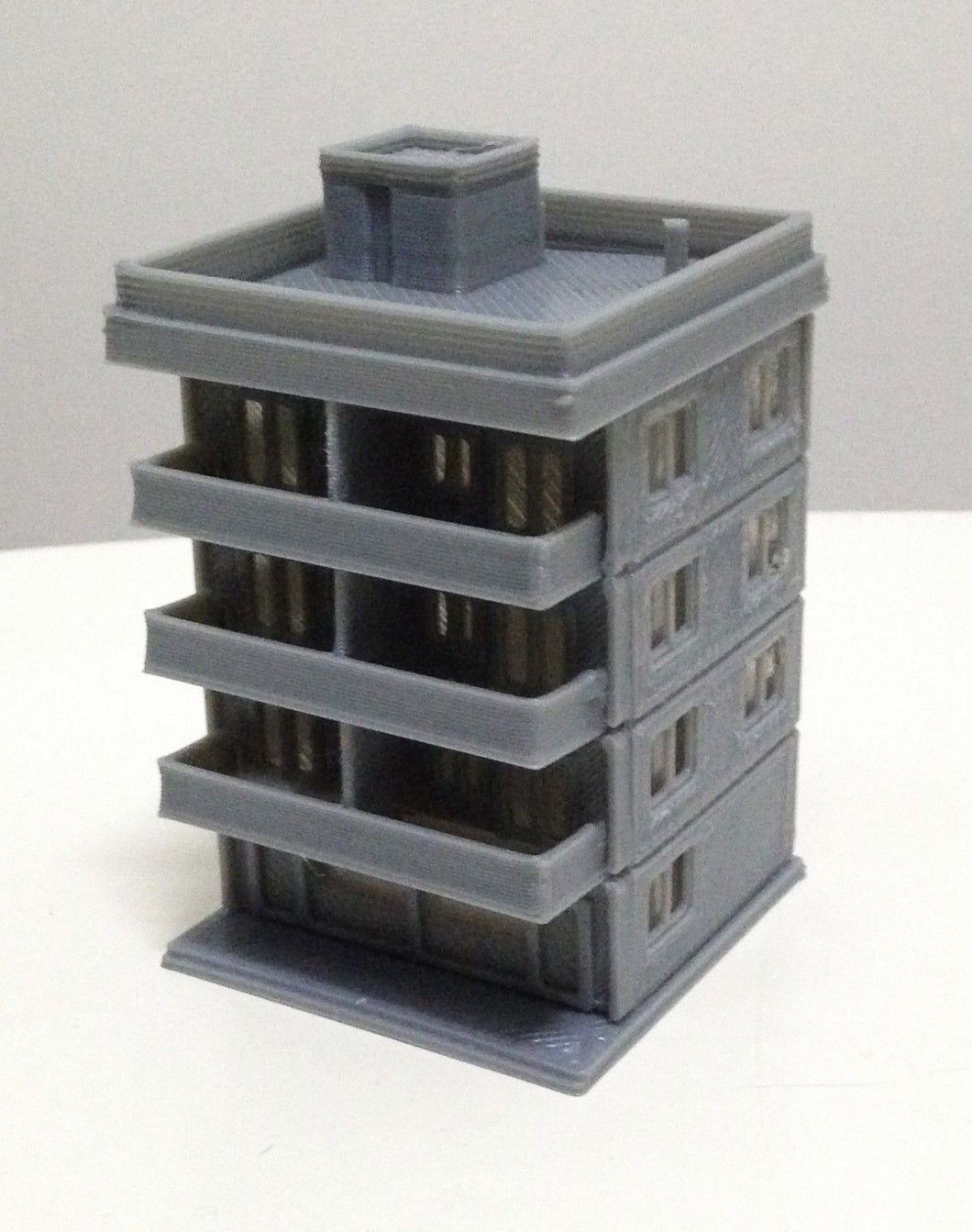 Modern City Building 4-Story Apartment Z Scale 1:220 Outland Models Railway