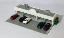 Load image into Gallery viewer, Shopping Centre / Mall w Parking Lot &amp; Cars Z Scale Outland Models Train Railway
