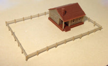 Cargar imagen en el visor de la galería, Country Cottage House with Fencings N Scale Outland Models Train Railway Layout