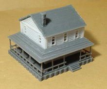 Laden Sie das Bild in den Galerie-Viewer, Country 2-Story House White N Scale 1:160 Outland Models Train Railway Layout