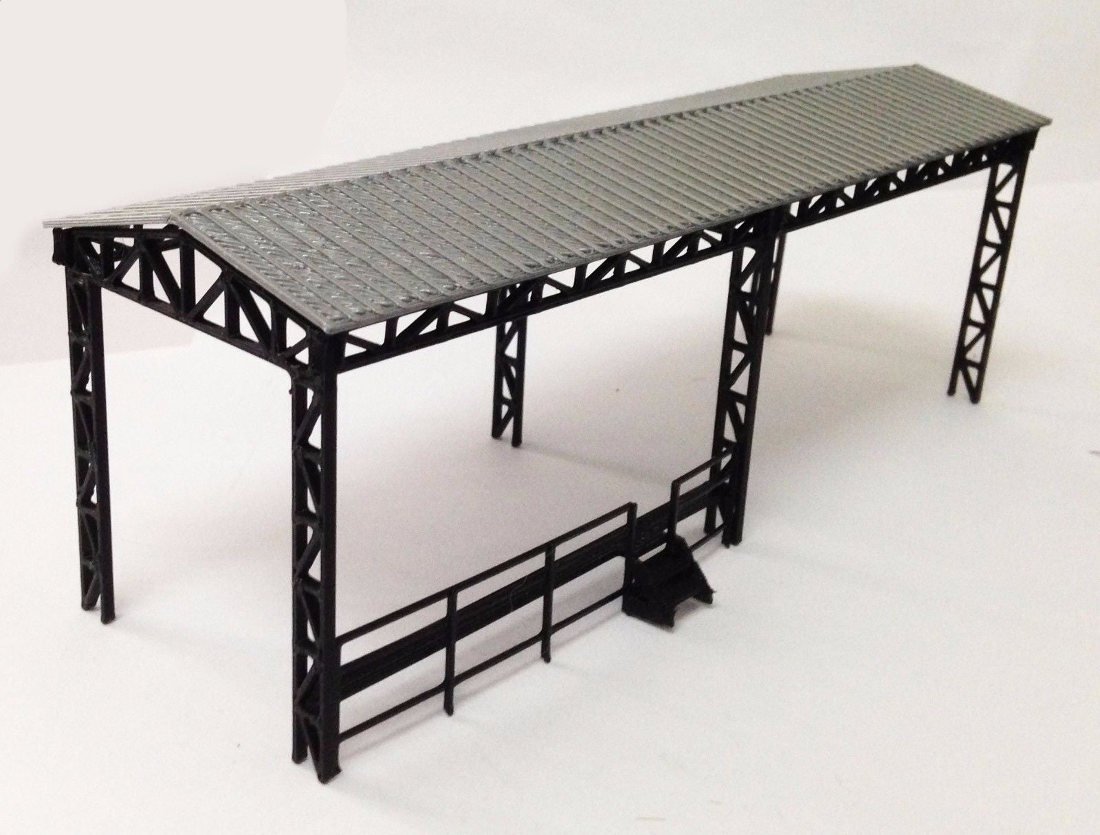 Outland Models Medium Open Shed For Cargo & Equipment - HO / OO Gauge Train Railroad