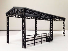 Cargar imagen en el visor de la galería, Factory Open Shed for Locomotive HO OO Scale Outland Models Train Railway Layout