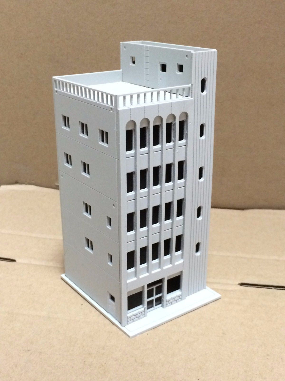 Modern 5 Story Commercial Building Unpainted N Scale Outland Models Railway