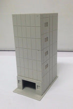 Load image into Gallery viewer, Modern Downtown Stylish Tall Building N Scale Outland Models Railway